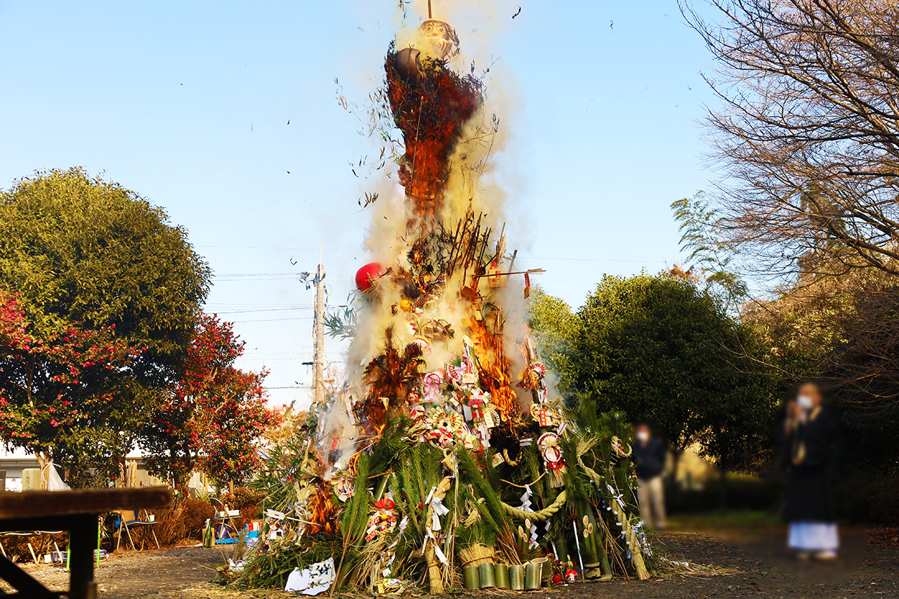 妙見寺で行われた「塞の神行事」の様子をレポート！今週末も多摩エリアで「どんど焼き」行事が相次いでいます！